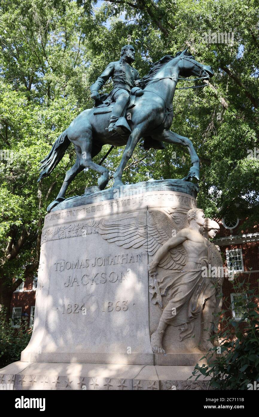 Statues removed virginia hires stock photography and images Alamy