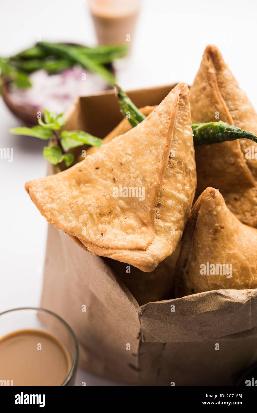 Samosa - Triangle shape fried / baked pastry with savoury filling ...