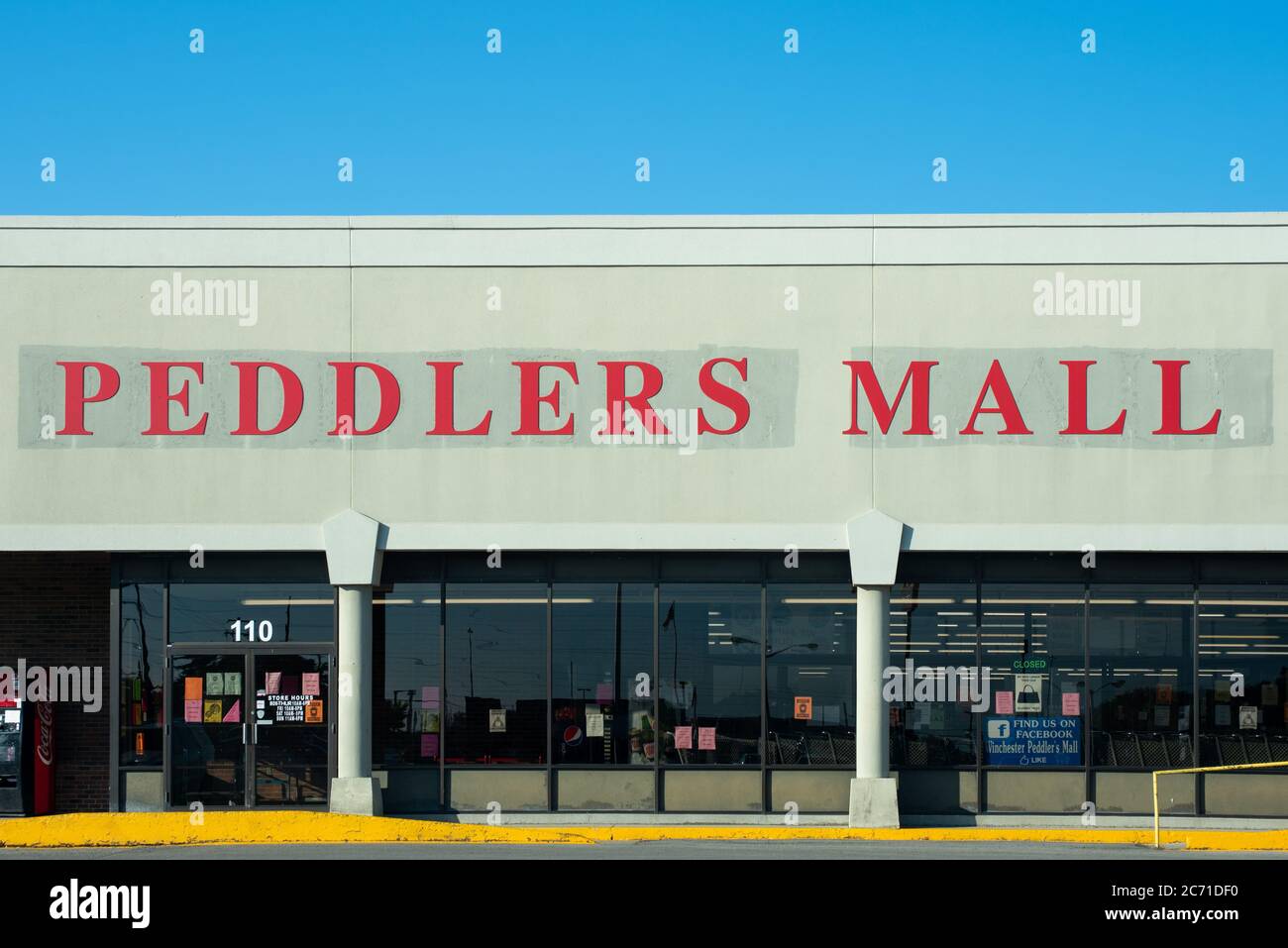 Exterior view of a Peddlers Mall store Stock Photo