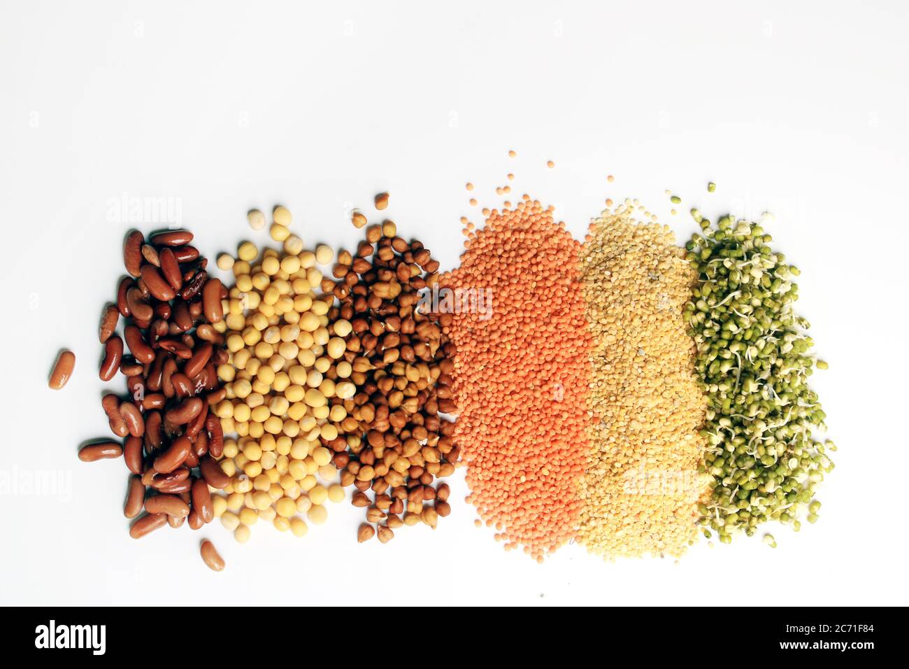 Collection of legumes (chickpeas, green peas, Pink lentils, green mung