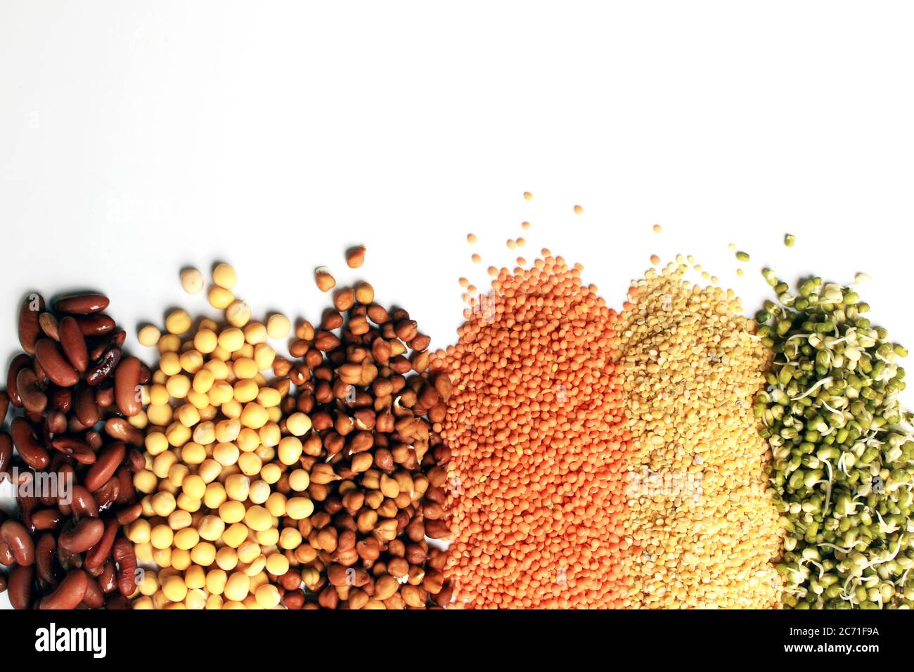 Collection of legumes (chickpeas, green peas, Pink lentils, green mung