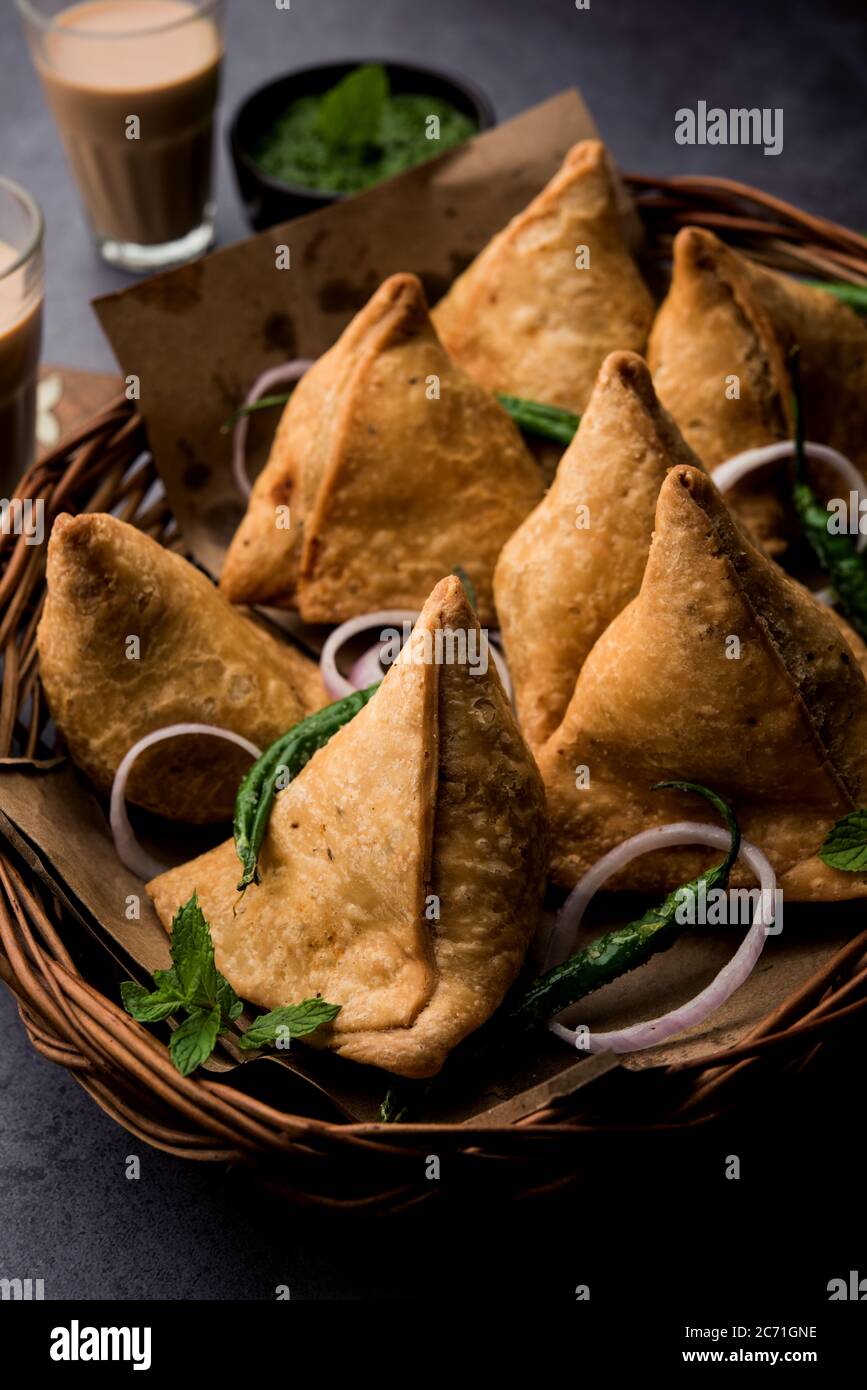 Samosa - Triangle shape fried / baked pastry with savoury filling ...