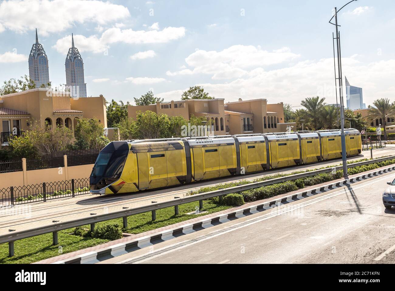 new-modern-tram-in-dubai-united-arab-emirates-stock-photo-alamy