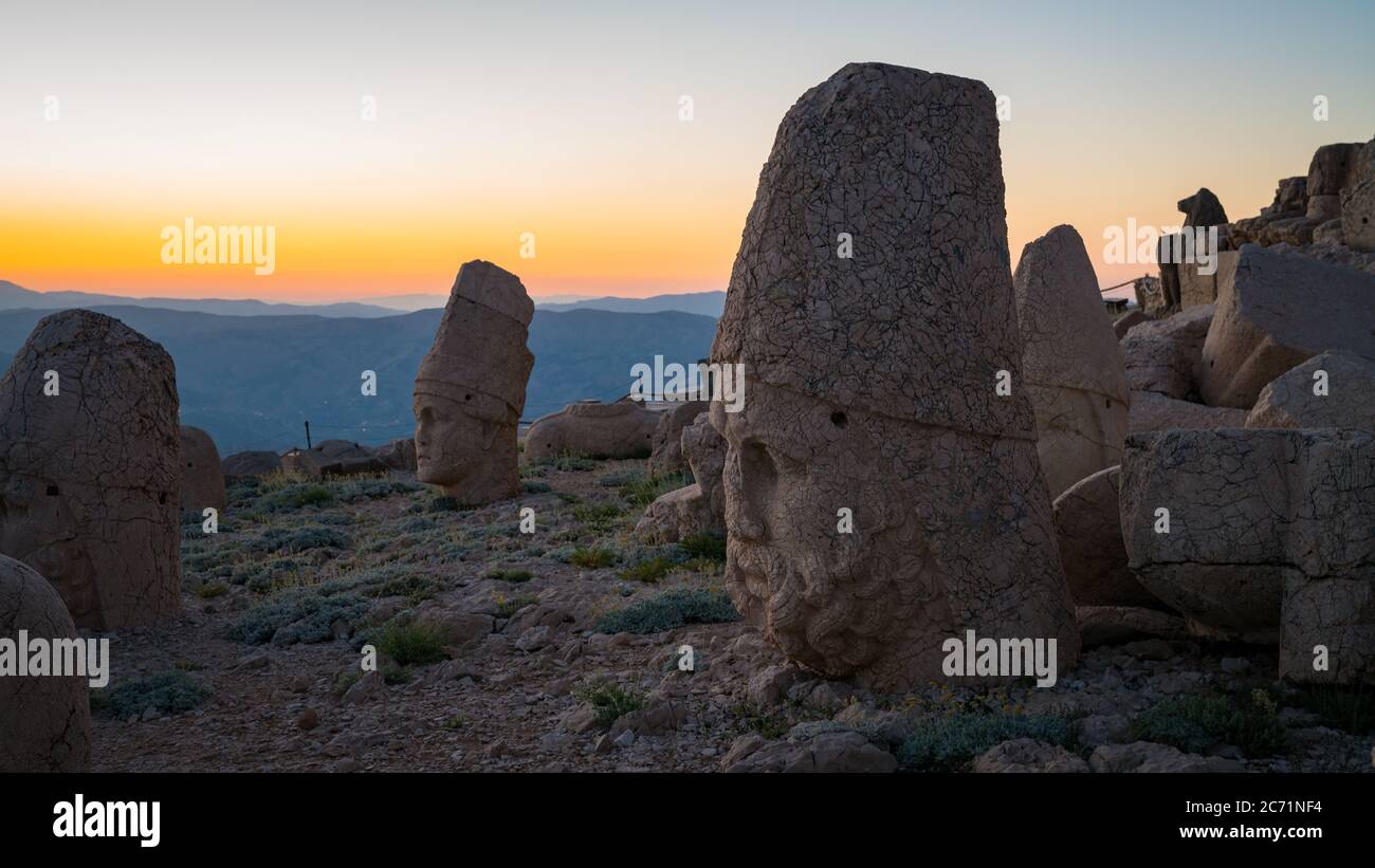 Commagene statue ruins on top of Nemrut Mountain in Adiyaman, Turkey. Stone heads at the top of 2150 meters high Mount Nemrut. Turkey Stock Photo