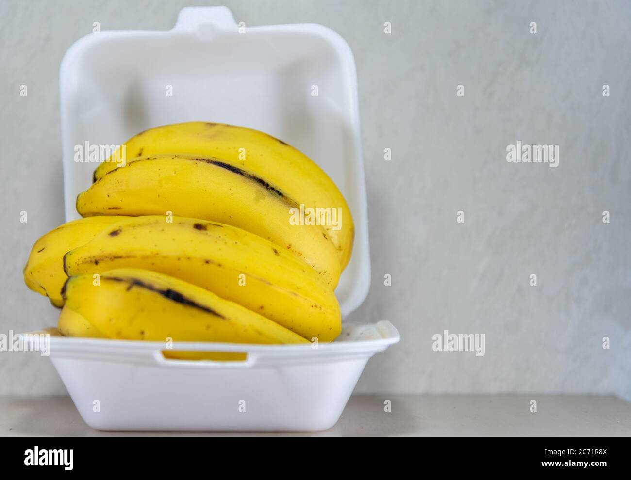 Bananas (Musa ssp.) For express delivery. Bananas in Styrofoam