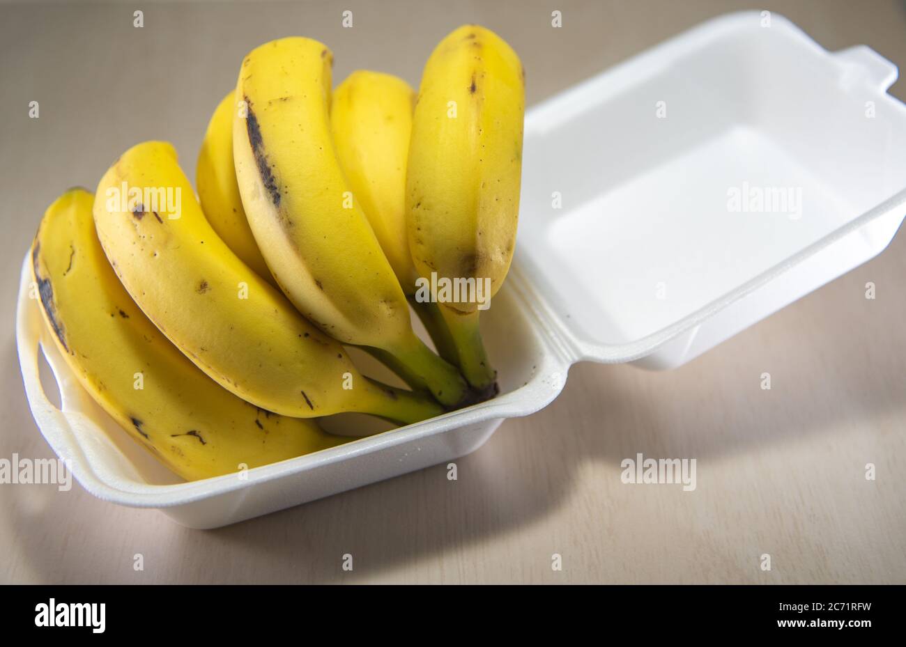 Bananas (Musa ssp.) For express delivery. Bananas in Styrofoam