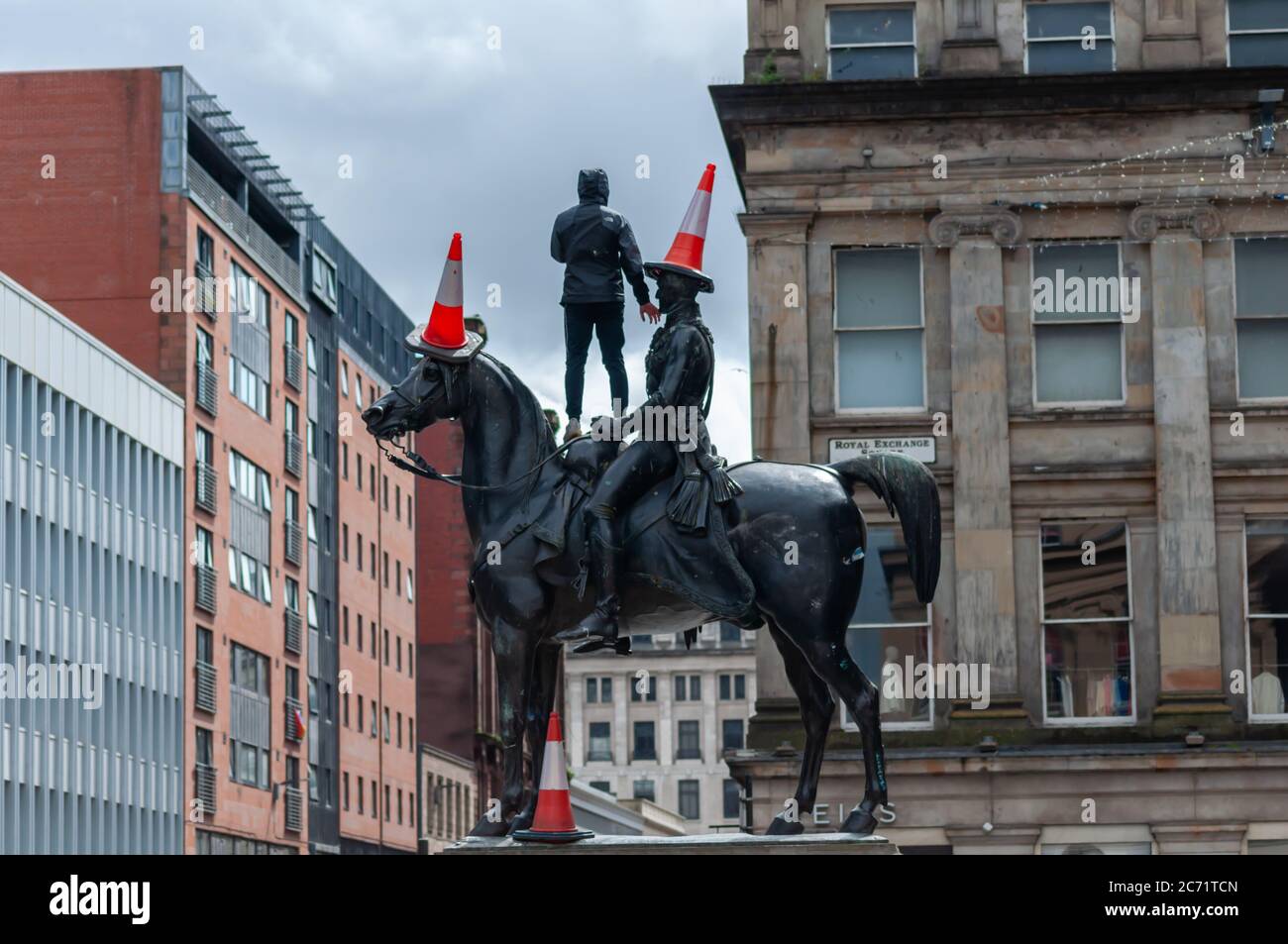 Duke of wellington statue traffic cones hi-res stock photography and ...