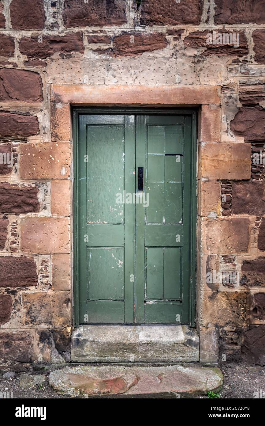 Wooden door entrance at old house at Edinburgh, UK Stock Photo Alamy