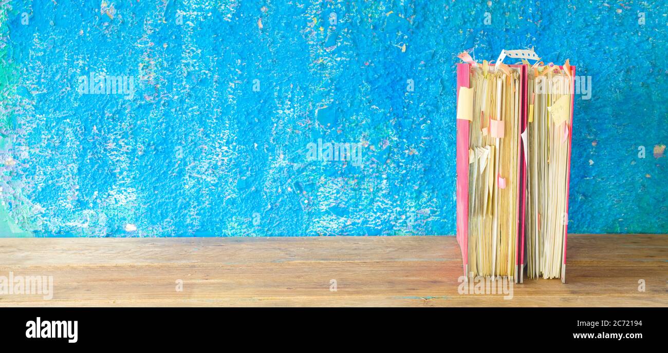 Grungy file folders hi-res stock photography and images - Alamy