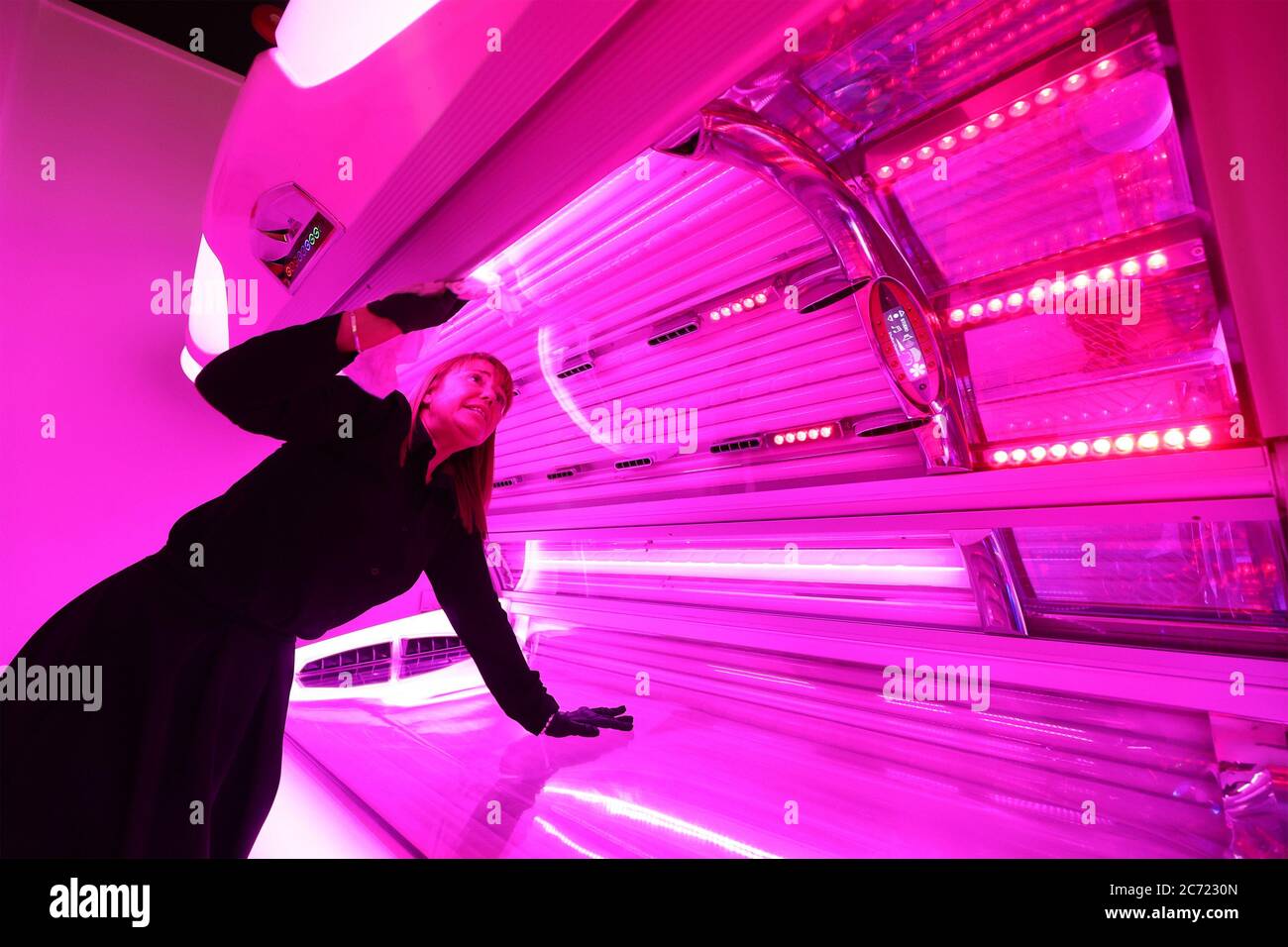 London tanning shop hires stock photography and images Alamy