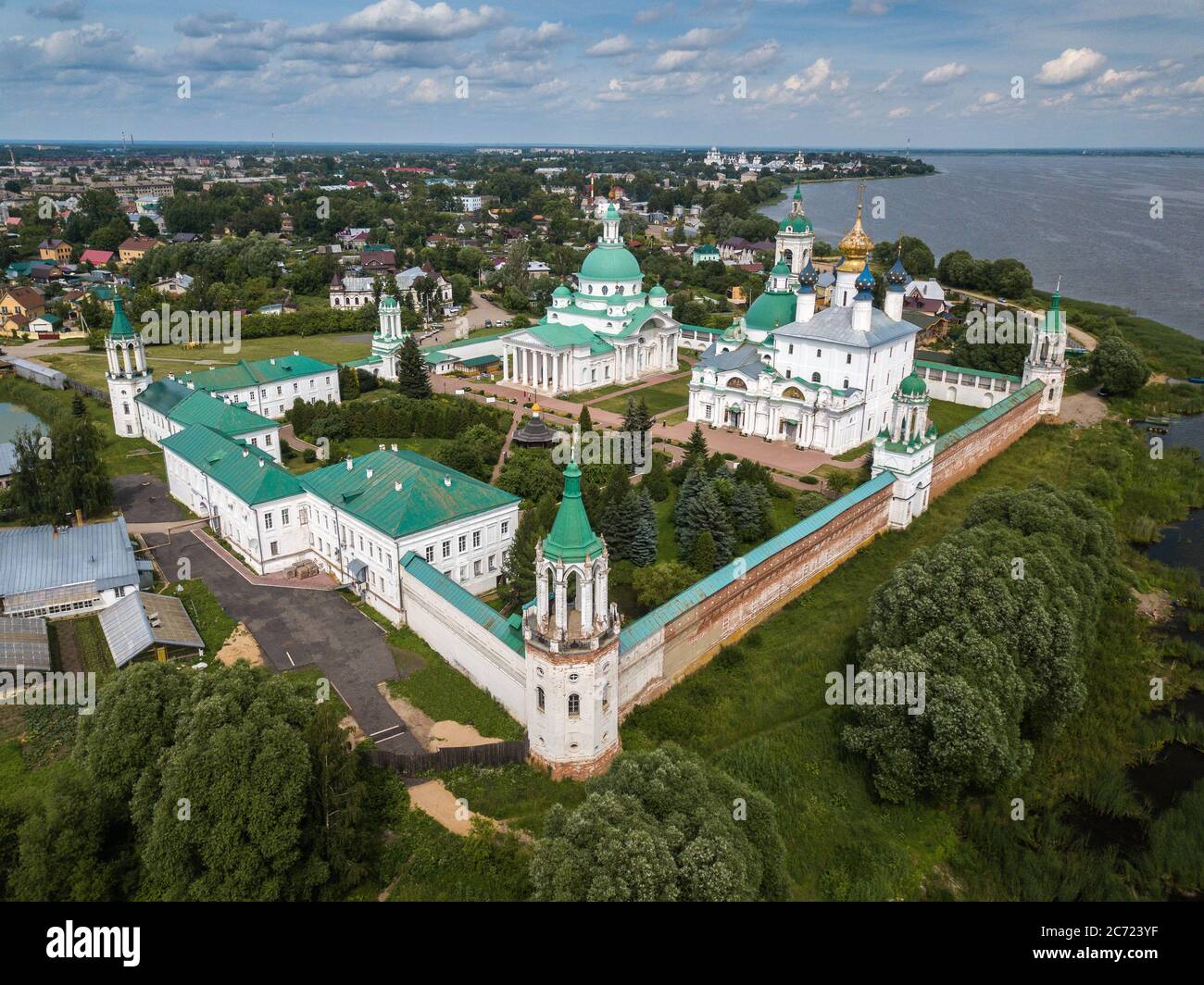 Ростов Великий Спасо Яковлевский монастырь зимой