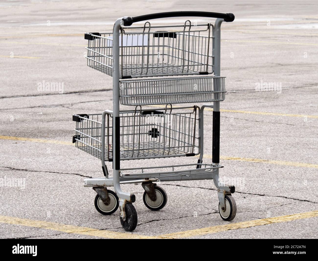 Lost Shopping Trolley High Resolution Stock Photography and Images Alamy