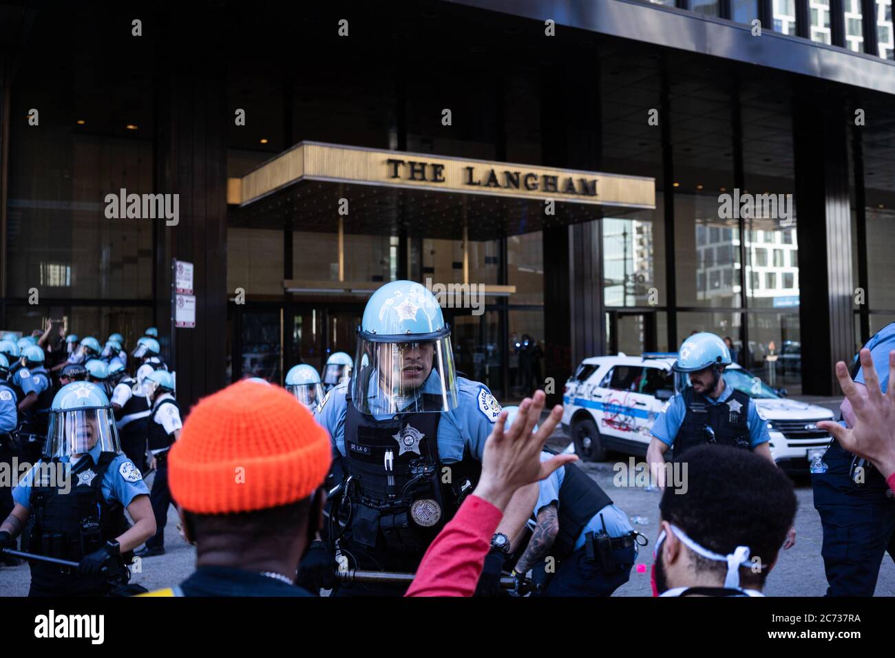 Chicago police in riot gear hi-res stock photography and images - Alamy