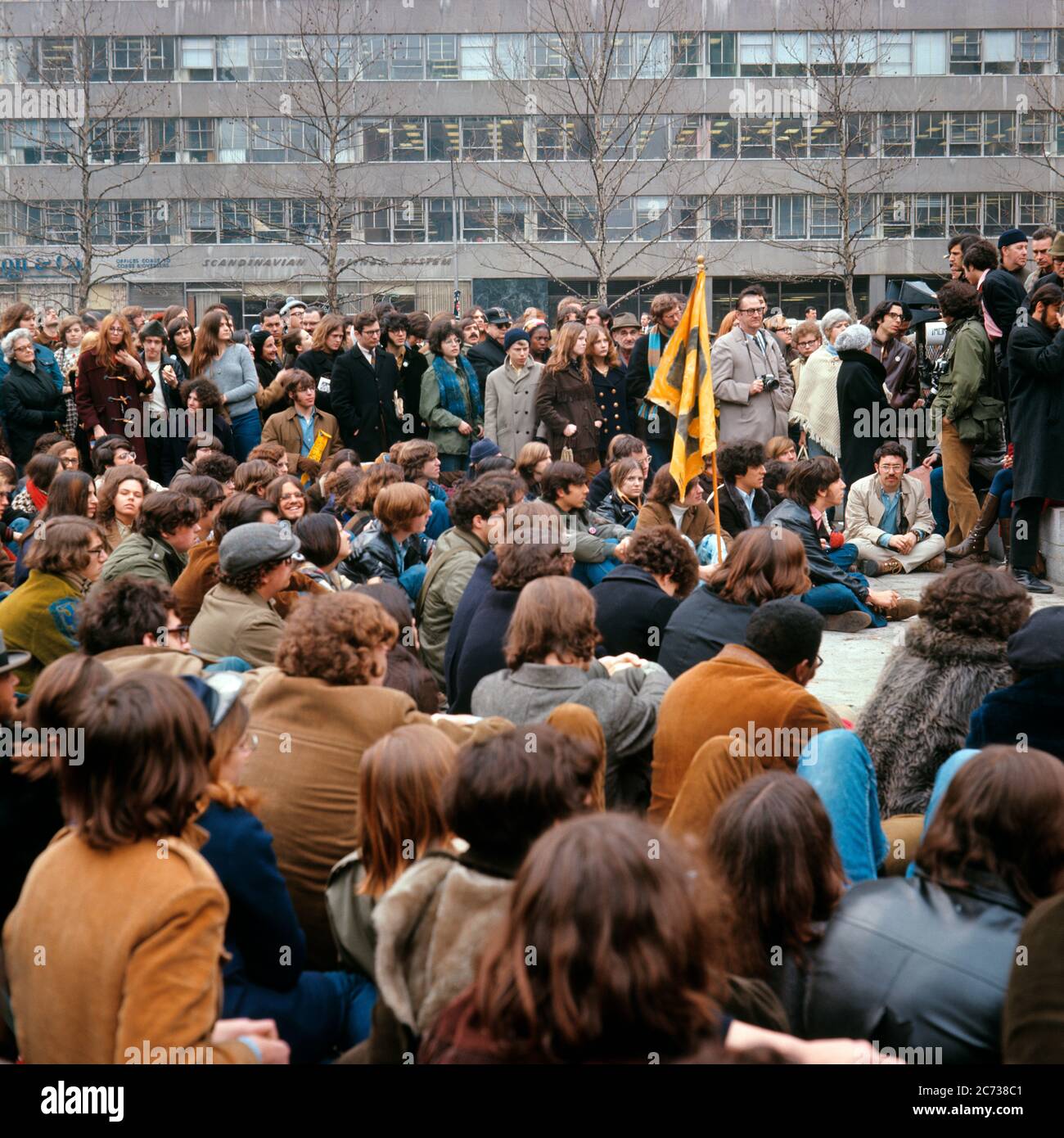 1960s 1970s COLLEGE STUDENTS PEACEFULLY ASSEMBLED STANDING SITTING ON CAMPUS IN PROTEST ABOUT AN ISSUE AT SIT-IN USA - kc4385 HAR001 HARS PEACE BALANCE SAFETY TEAMWORK COMPETITION INFORMATION PROTEST LIFESTYLE CAMPUS CELEBRATION FEMALES UNITED STATES COPY SPACE FULL-LENGTH LADIES PERSONS INSPIRATION UNITED STATES OF AMERICA CARING MALES RISK TEENAGE GIRL TEENAGE BOY SPIRITUALITY ABOUT SADNESS NORTH AMERICA FREEDOM GOALS NORTH AMERICAN WIDE ANGLE HEAD AND SHOULDERS DISCOVERY UNIVERSITIES COURAGE CHOICE EXTERIOR KNOWLEDGE LEADERSHIP POWERFUL PROGRESS AN AT IN ON AUTHORITY OCCUPATIONS POLITICS Stock Photo