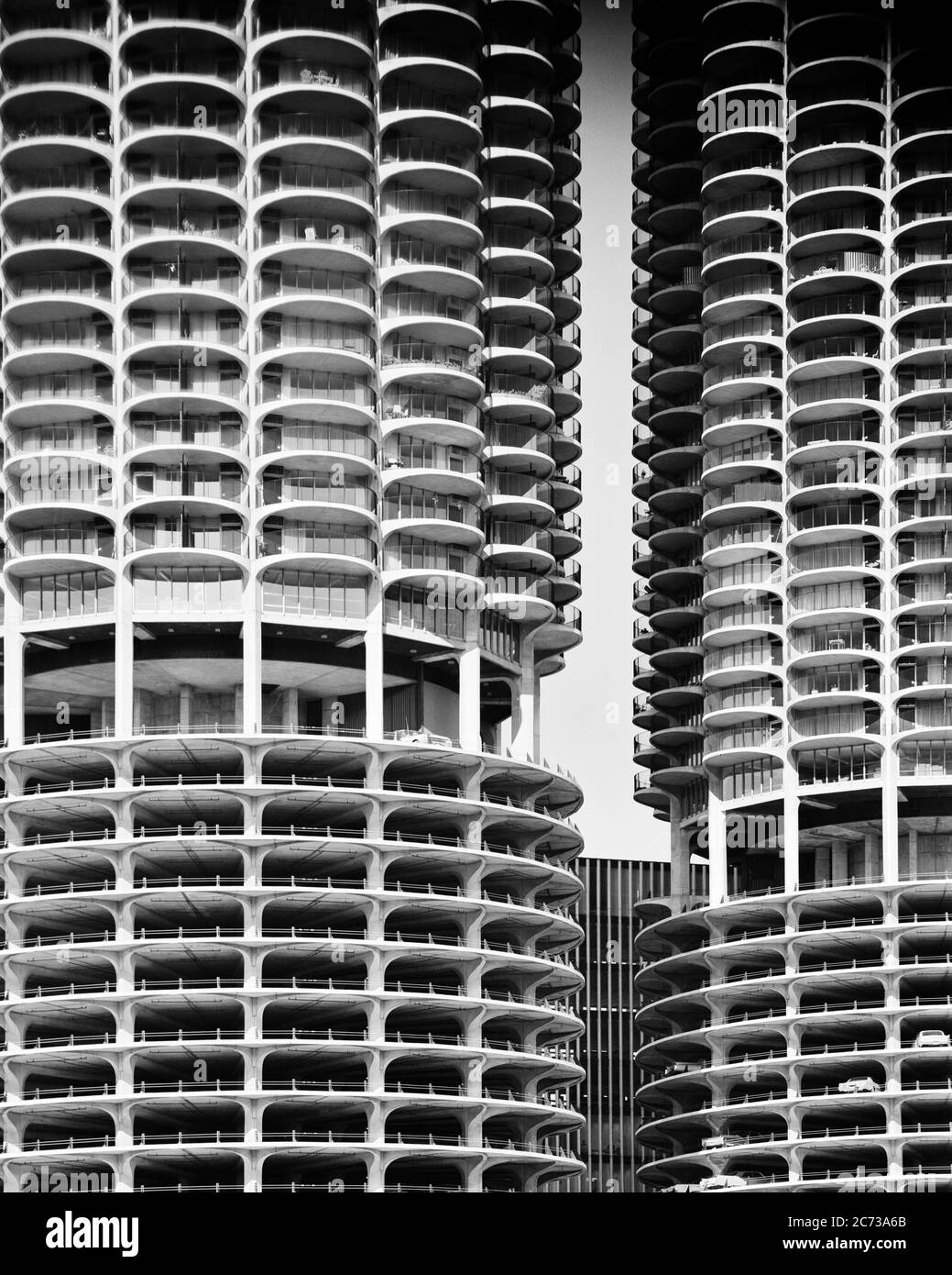 1960s CLOSE-UP OF PARKING AND APARTMENT LEVELS OF THE TWIN TOWERS OF LANDMARK MARINA CITY ON STATE STREET CHICAGO ILLINOIS USA - r19477 HAR001 HARS TOWERS Stock Photo