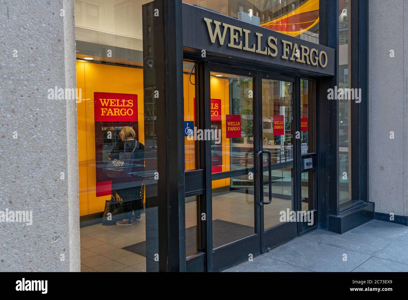 Wells Fargo Atm High Resolution Stock Photography And Images Alamy