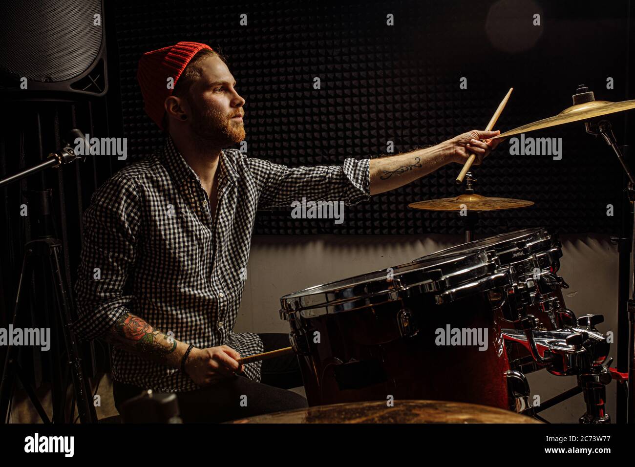 Fast beat of drum hires stock photography and images Alamy