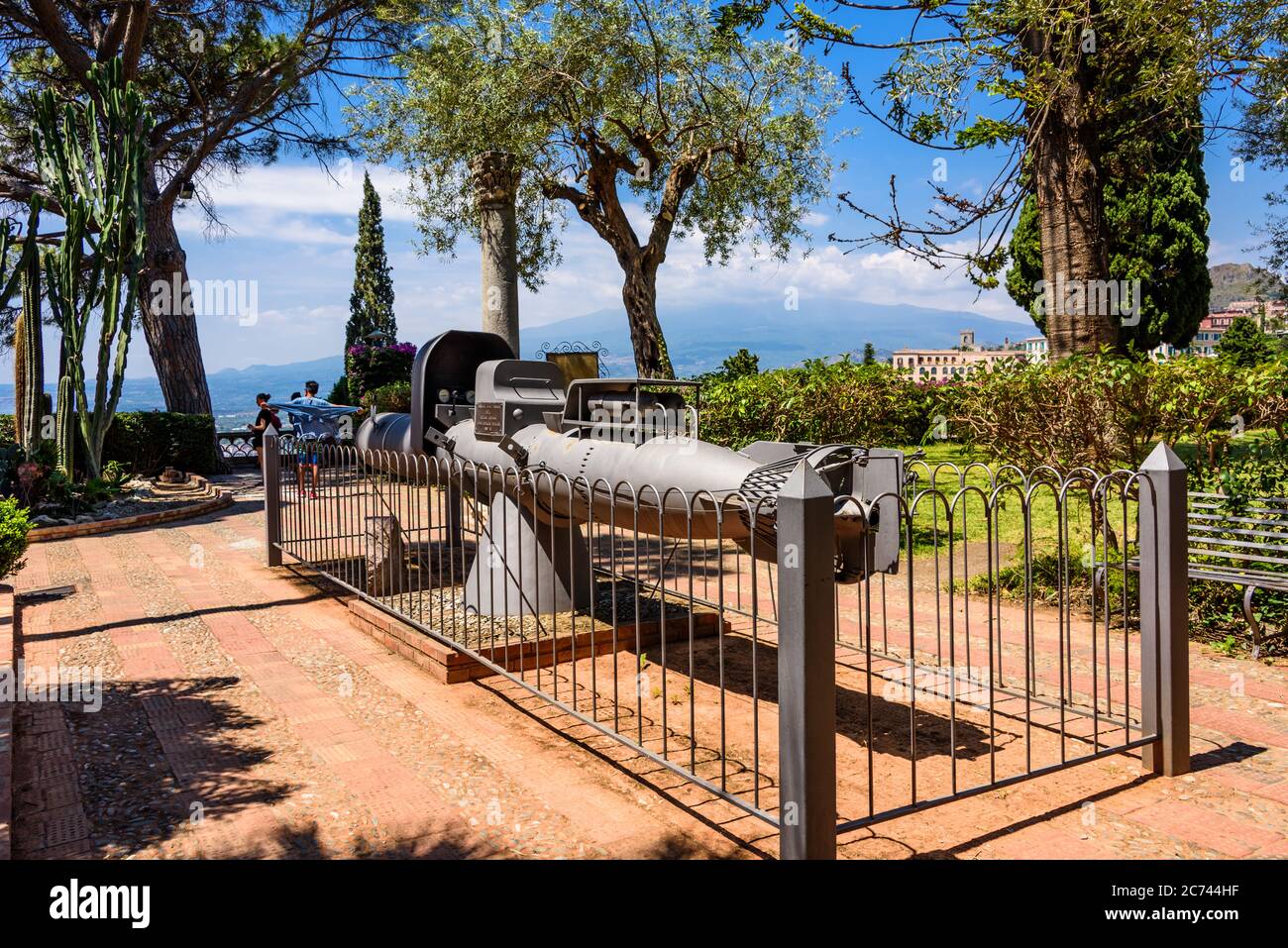 Der Giardino Pubblico in Taormina Sizilien ist tagsüber ein wunderbarer Rückzugsort dem Trubel der Tagestouristen zu entkommen und in Ruhe zu entspann Stock Photo