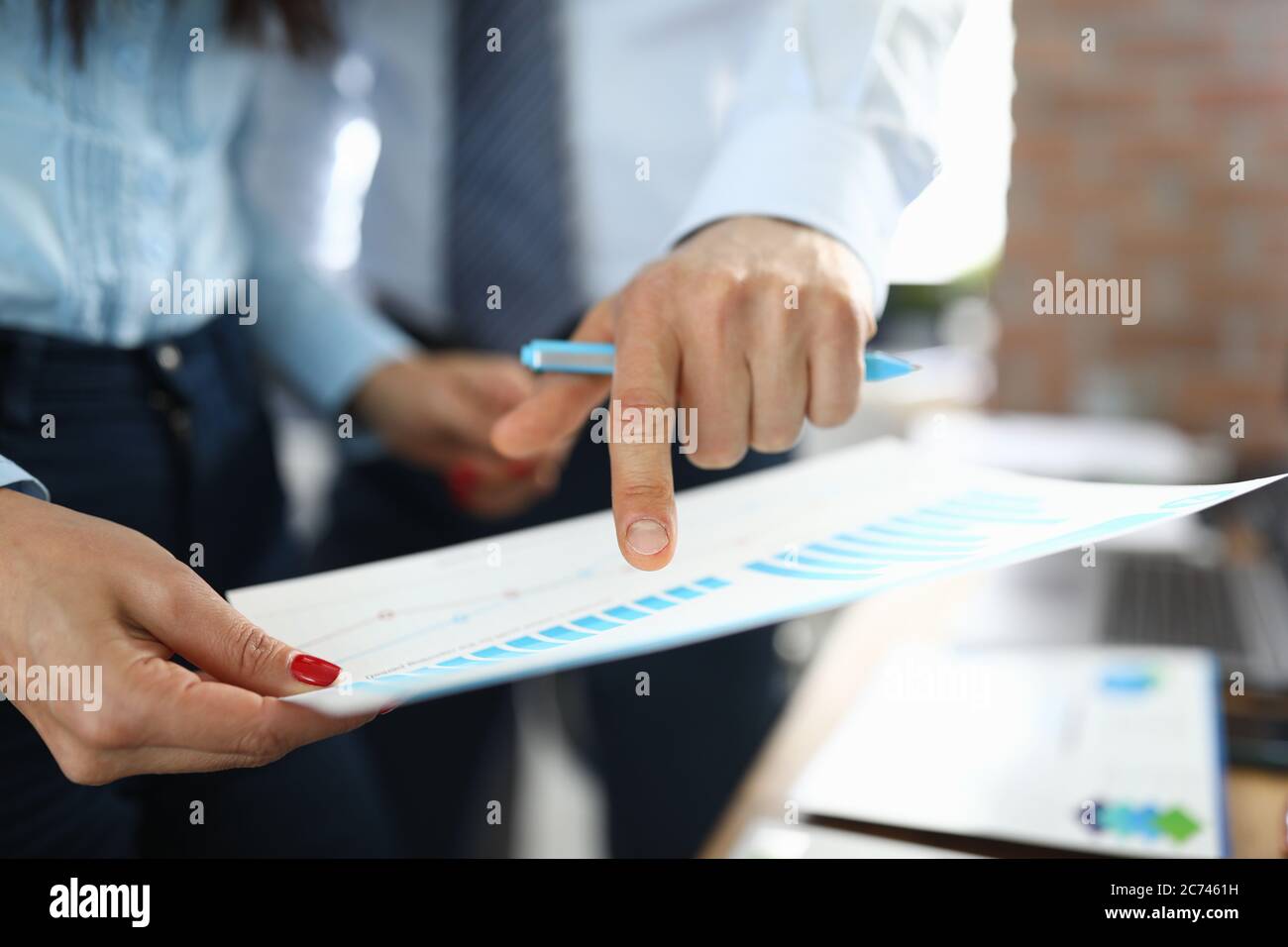 Photo Busines Performance Explain performance hi-res stock photography and images - Alamy