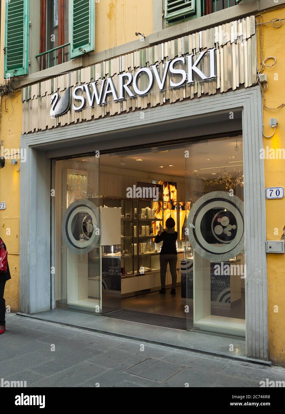 Florence, Italy - 04 november, 2017: Swarovski store. Fine jewelry.  Austrian producer of lead glass, commonly called crystal. Exclusive  collection of Stock Photo - Alamy