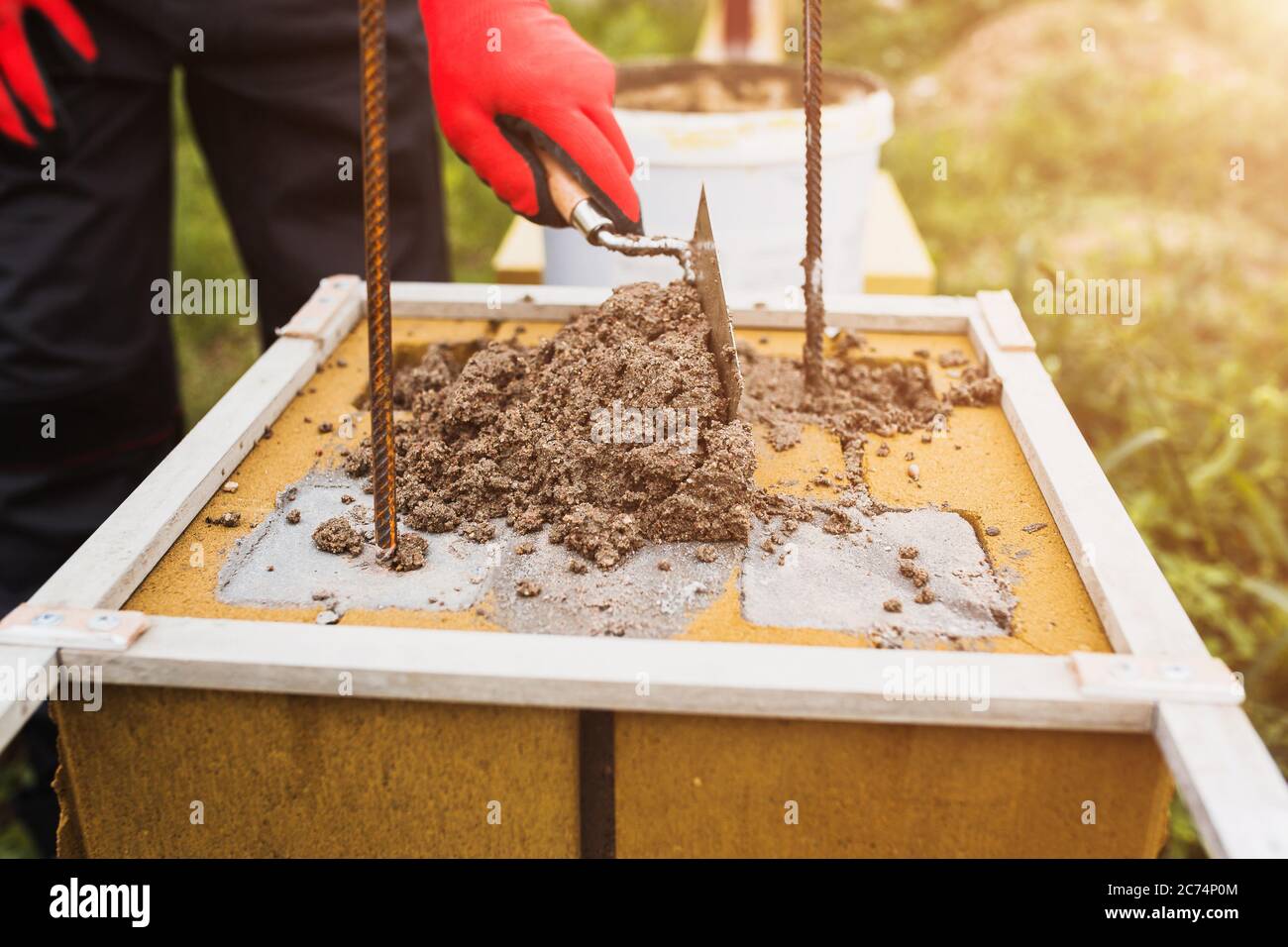 Laying blocks layer by layer quick construction of concrete walls