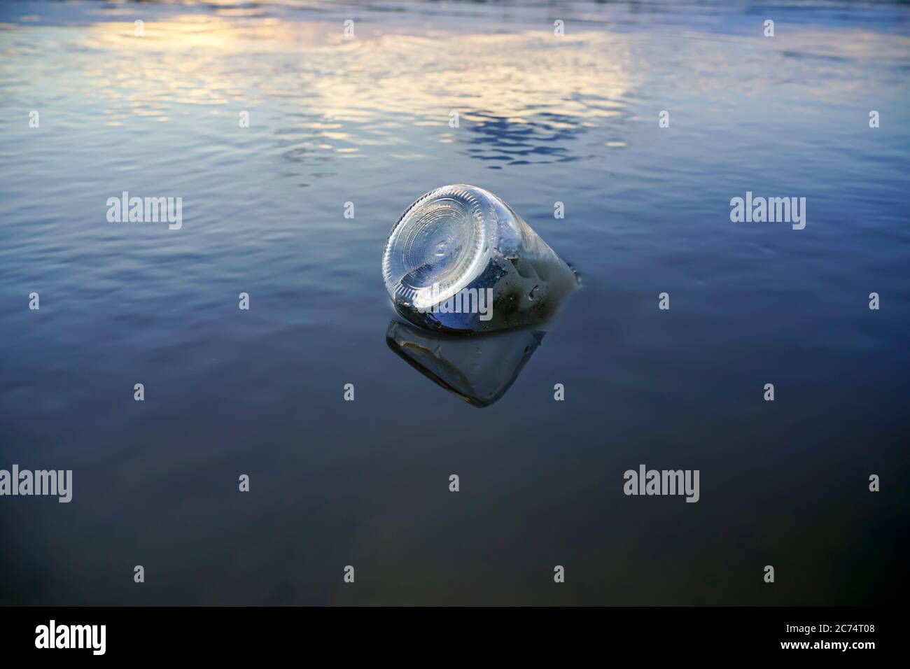 Glass floats hires stock photography and images Alamy