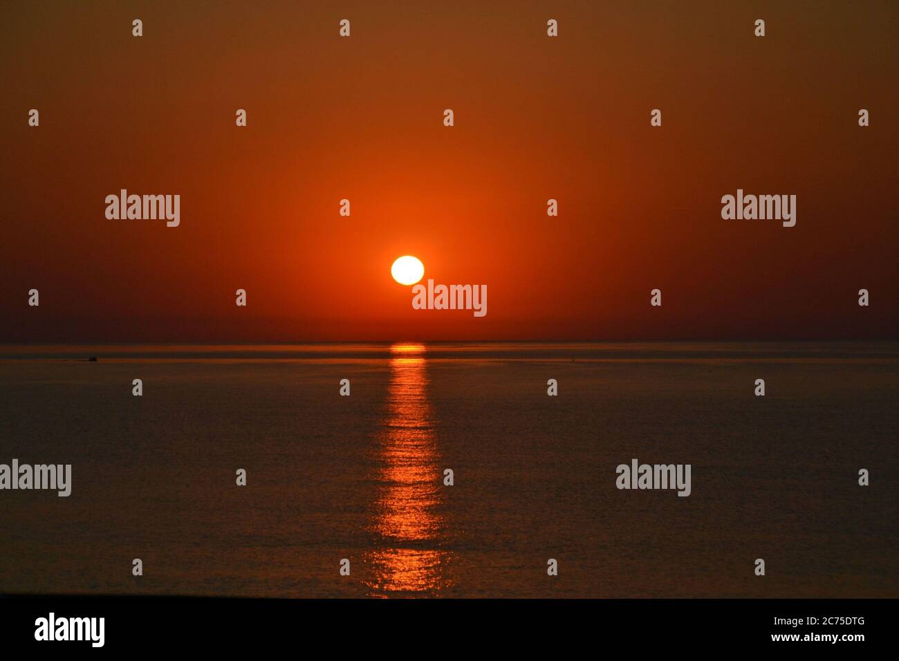 Summer sun rising over hi-res stock photography and images - Alamy
