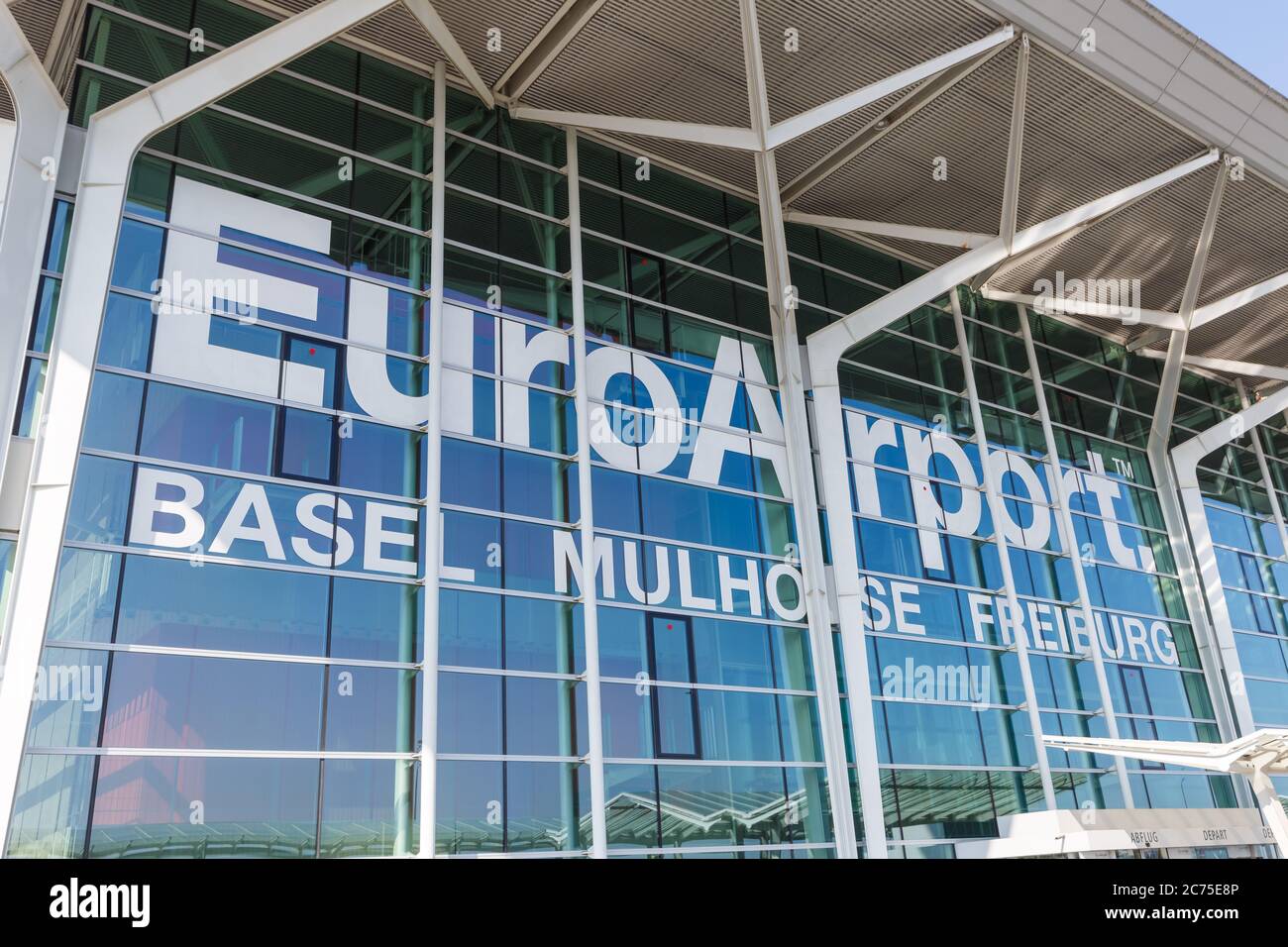 France airport sign hi-res stock photography and images - Alamy