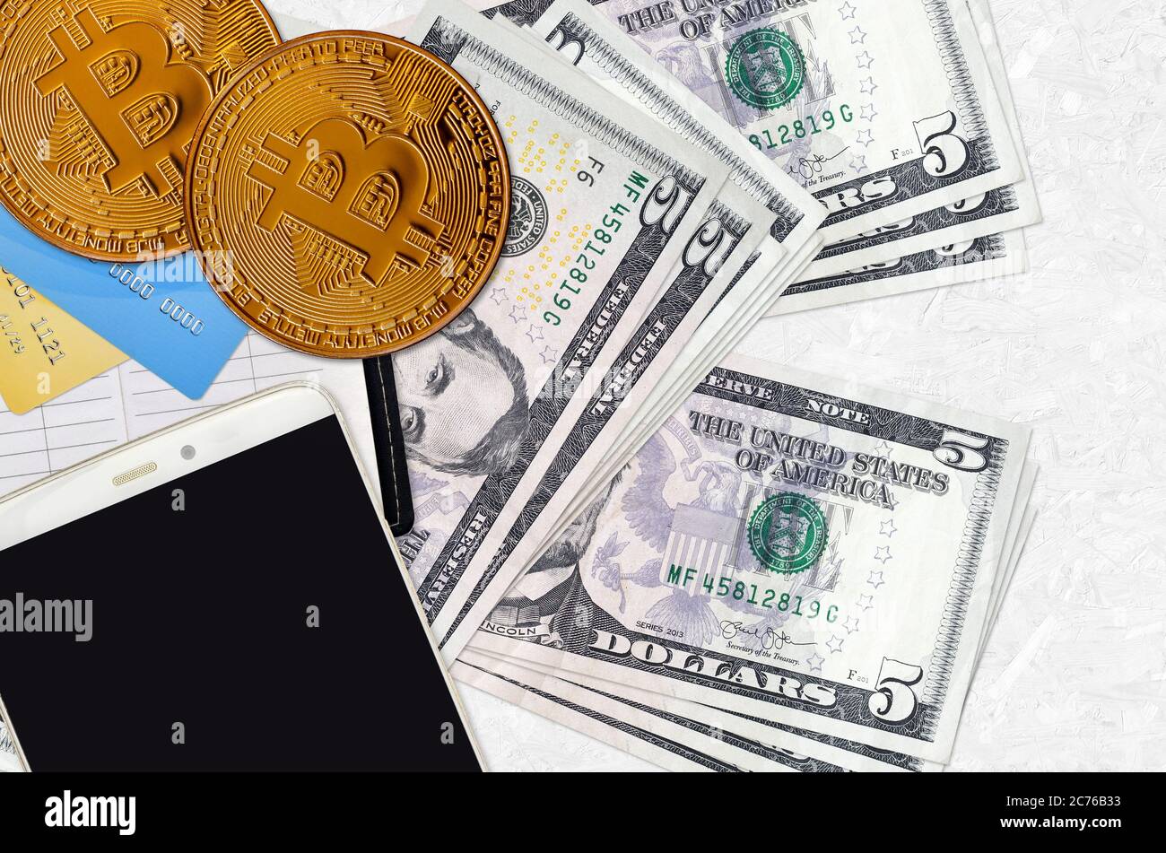 5 us dollar notes hi-res stock photography and images - Alamy