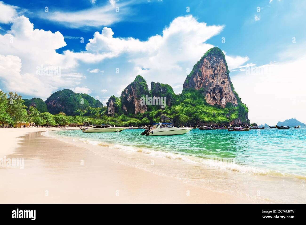 Tropical island resort in thailand hi-res stock photography and images ...