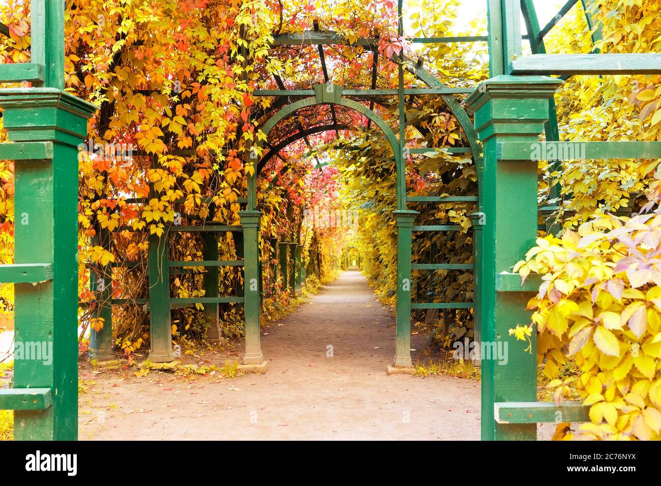 Beautiful palace background hi-res stock photography and images - Alamy