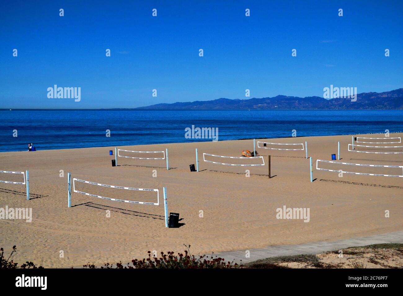 Volleyball sets on the beach in Los Angeles Stock Photo Alamy