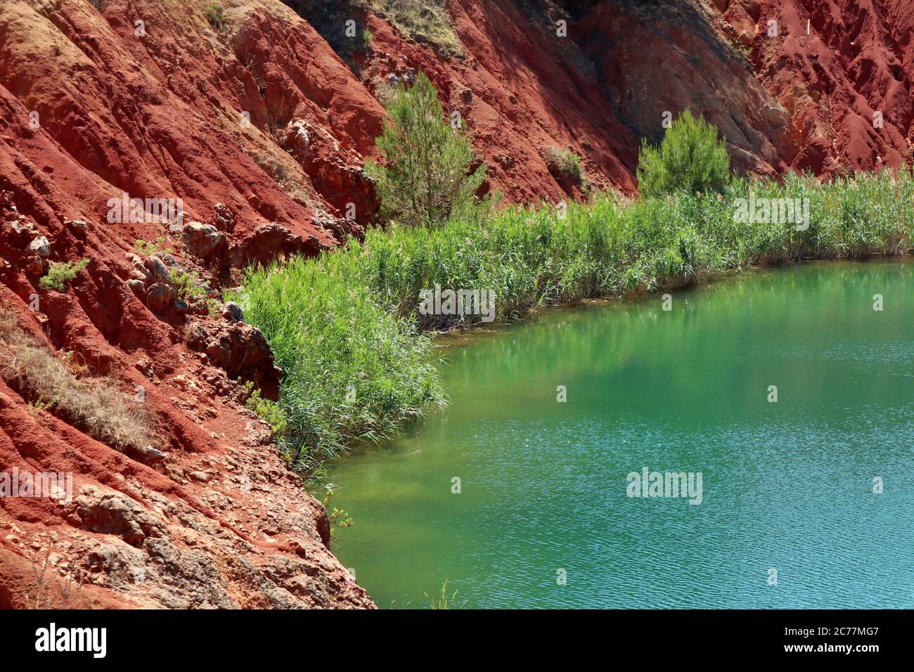 Lago della rossa hi-res stock photography and images - Alamy