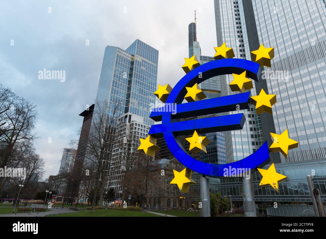 Euro sign central bank hi-res stock photography and images - Alamy