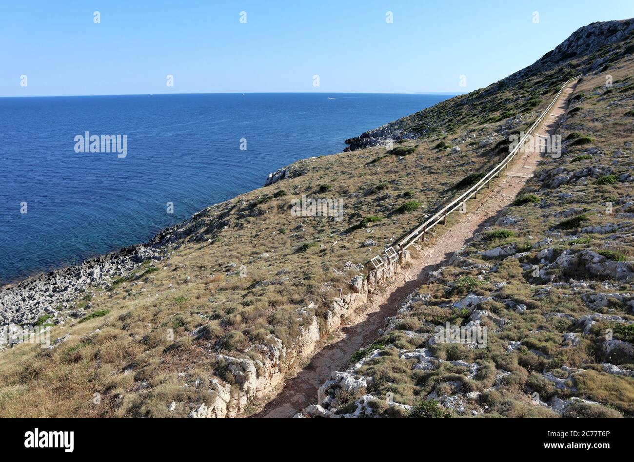 Sentiero stretto hi-res stock photography and images - Alamy