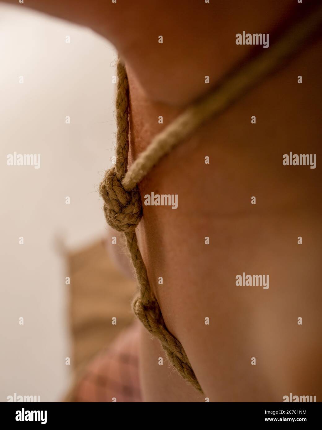 Shibari photo stock. Image du corde, douleur - 71453244