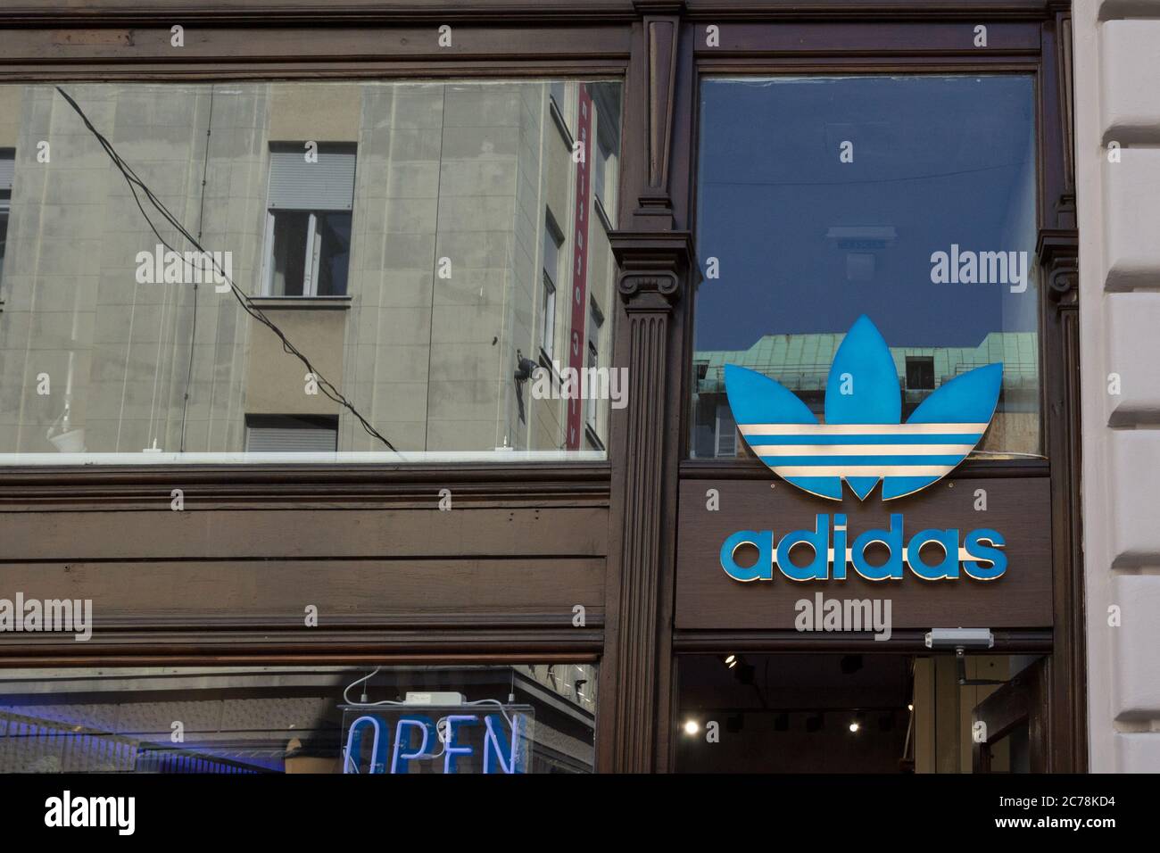 Adidas logo on shoe High Resolution Stock Photography and Images - Alamy