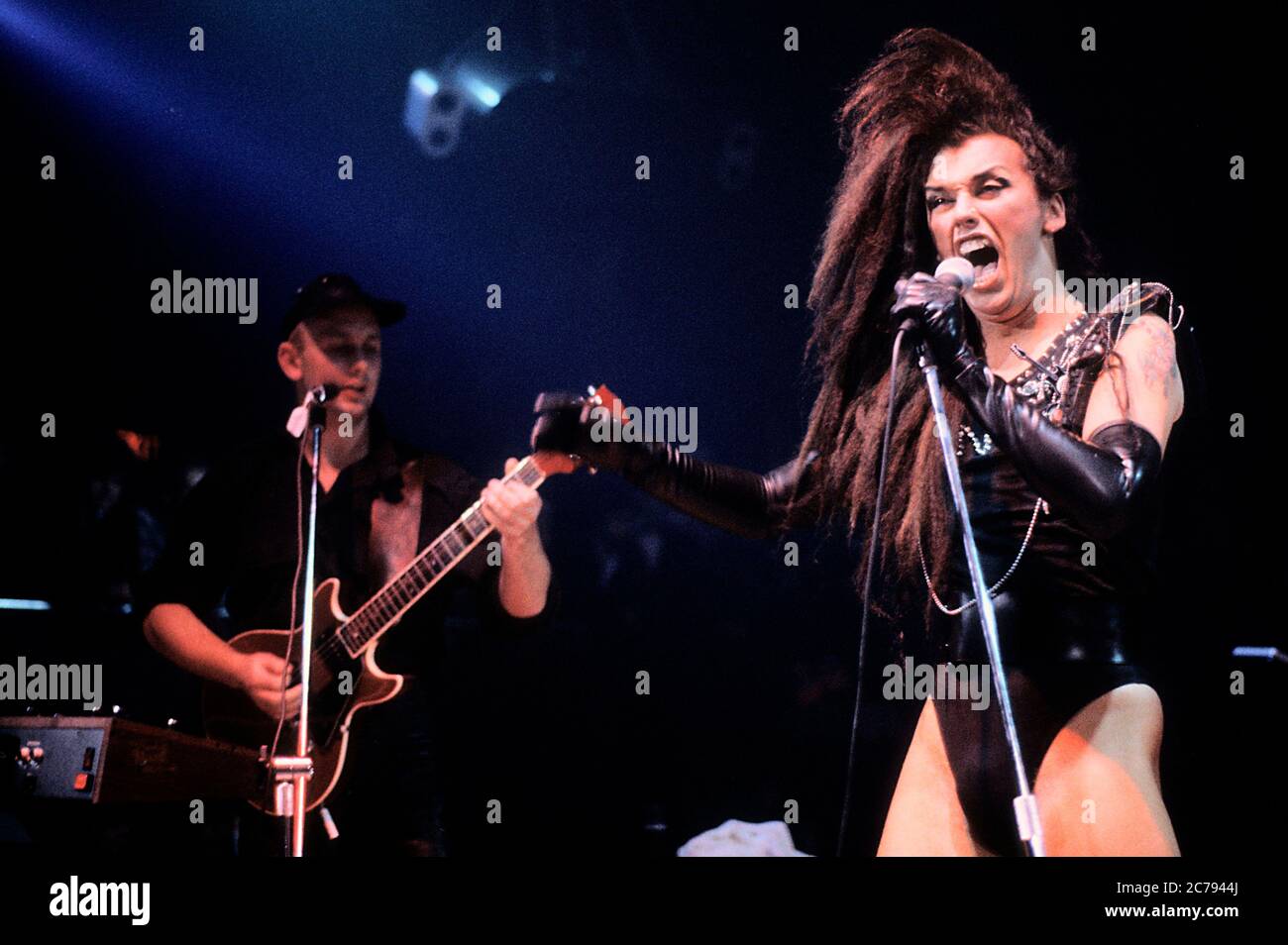 dead-alive-singer-pete-burns-hi-res-stock-photography-and-images-alamy