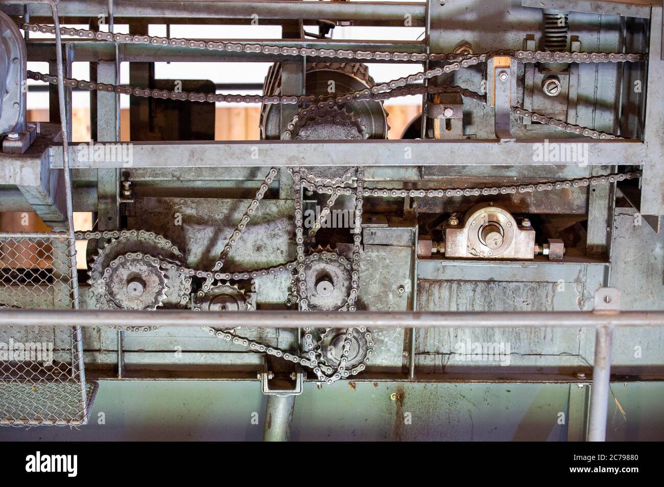 Hop picking machine hi-res stock photography and images - Alamy