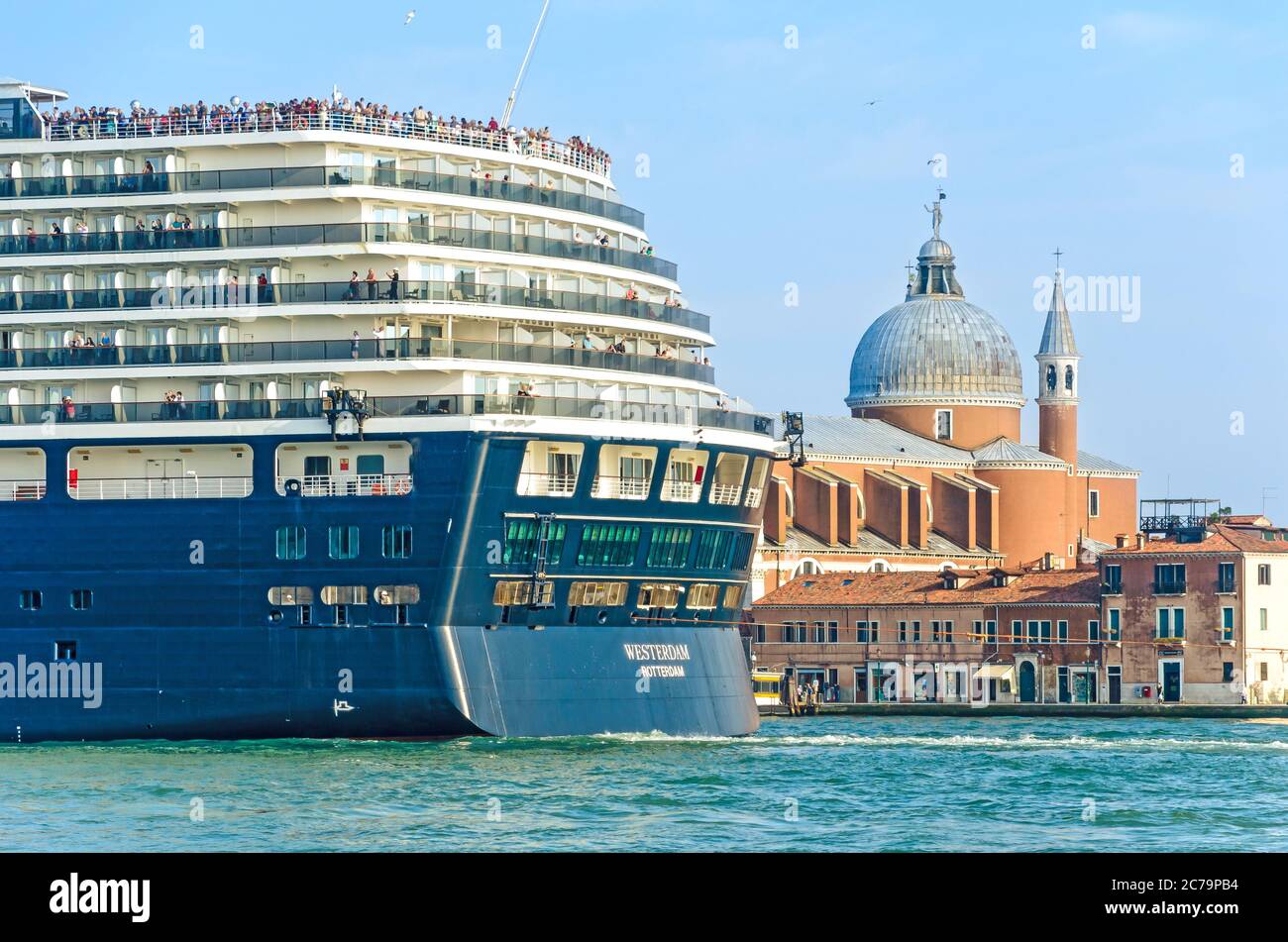 Italy cruise ship tourist 2017 hi-res stock photography and images - Alamy