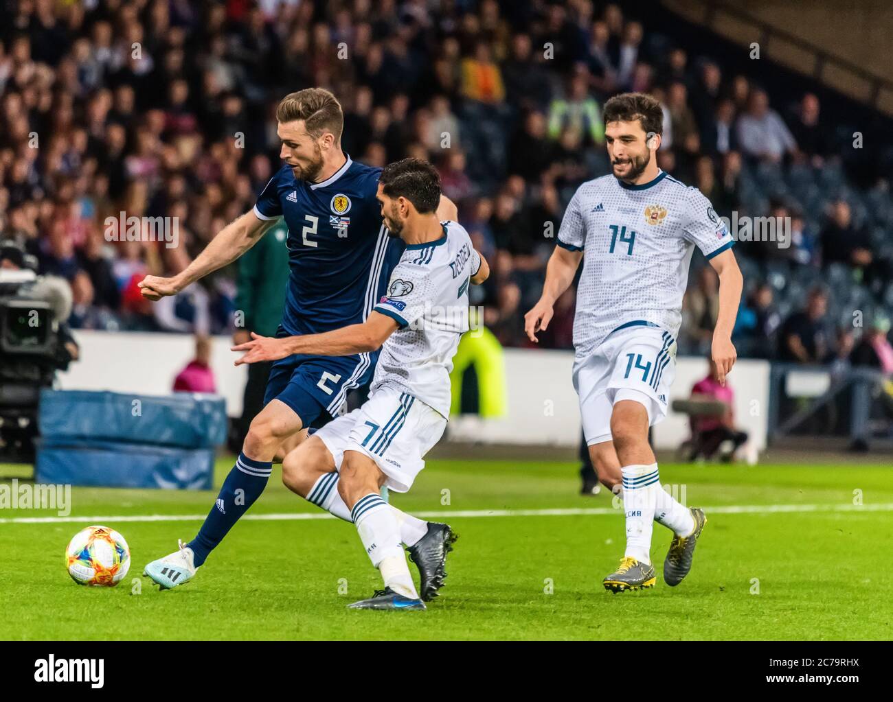 Footballer play hi-res stock photography and images - Page 4 - Alamy