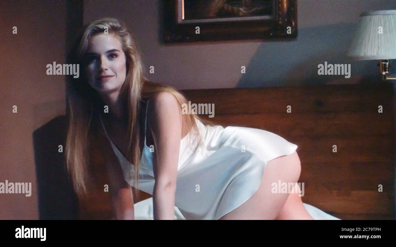 Kelly Preston Twins