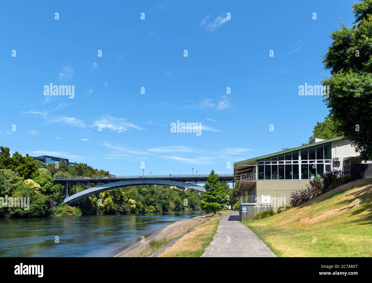 Footpath along the banks of the Waikato River, Hamilton, New Zealand Stock Photo