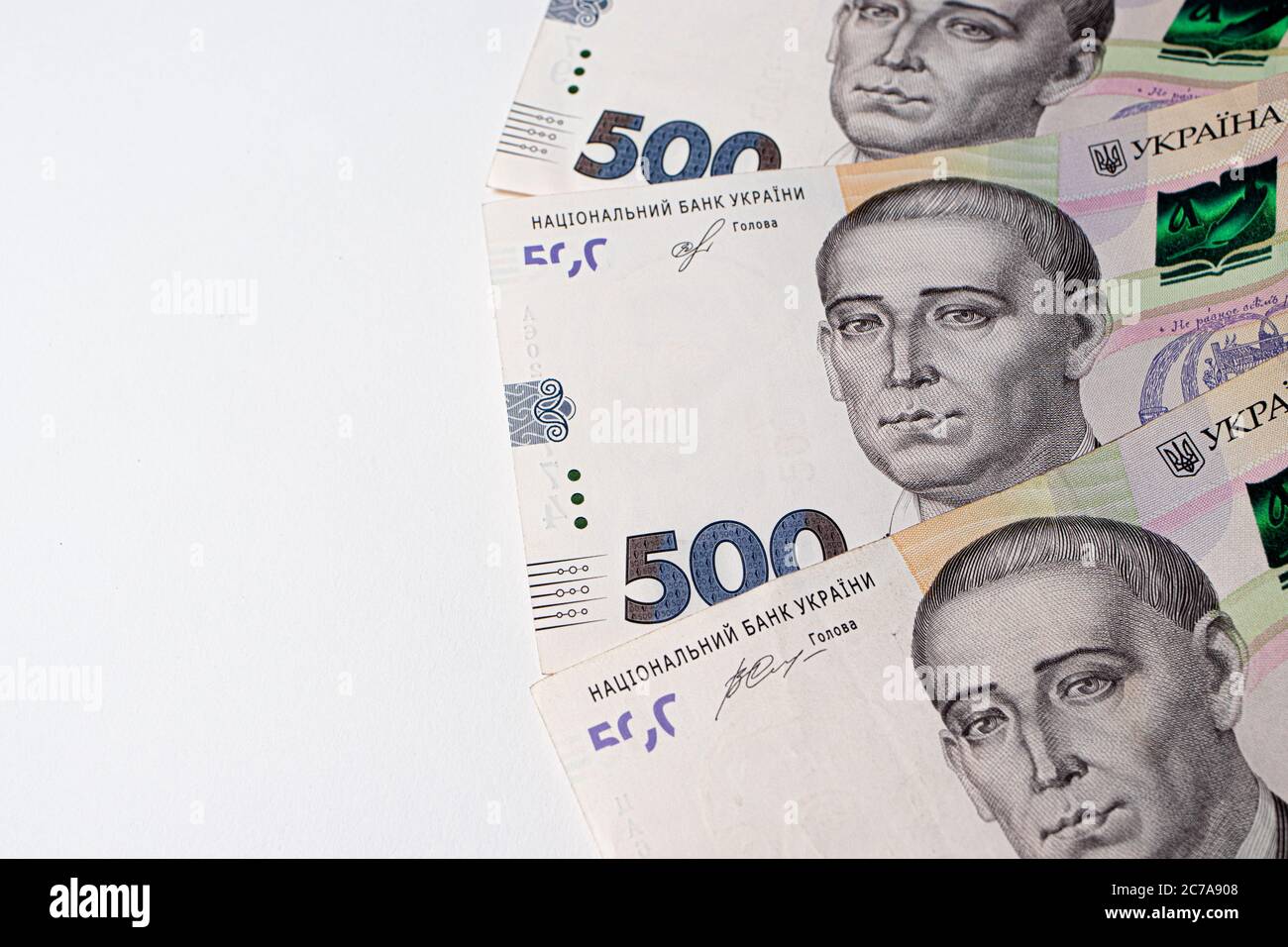 New note 500 ukrainian hryvnia hi-res stock photography and images - Alamy