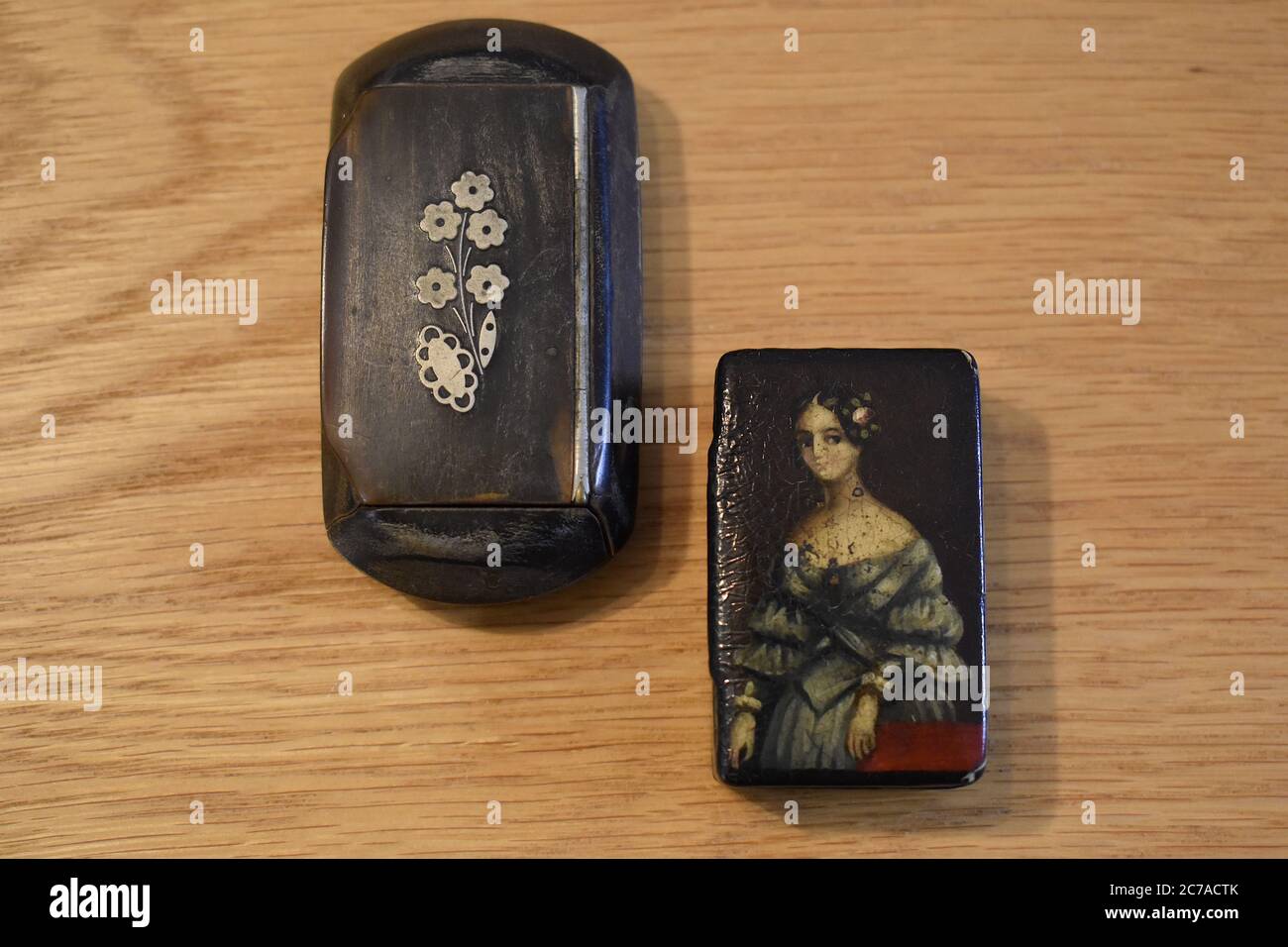 Snuff boxes hires stock photography and images Alamy
