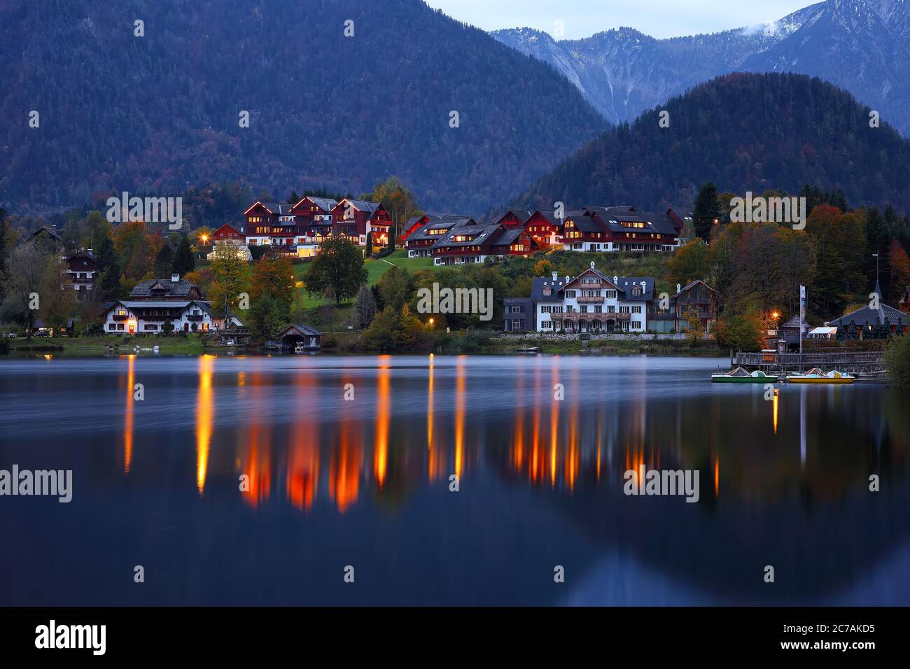 Dramatic and picturesque scene at evening lake Grundelsee. Mirror reflection. . Location: resort Grundlsee, Liezen District of Styria, Austria, Alps. Stock Photo