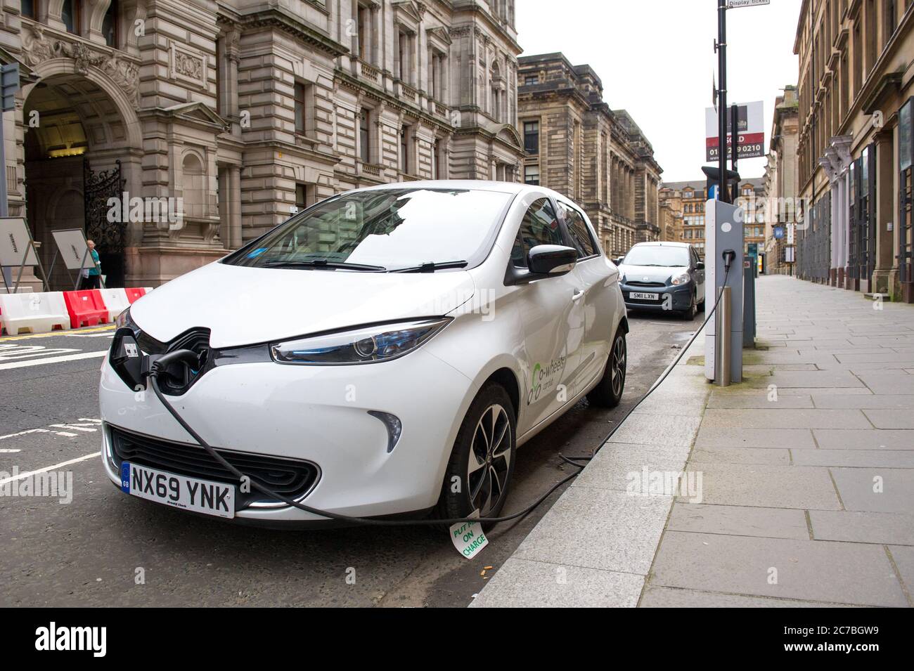 City centre electric car charging points hires stock photography and