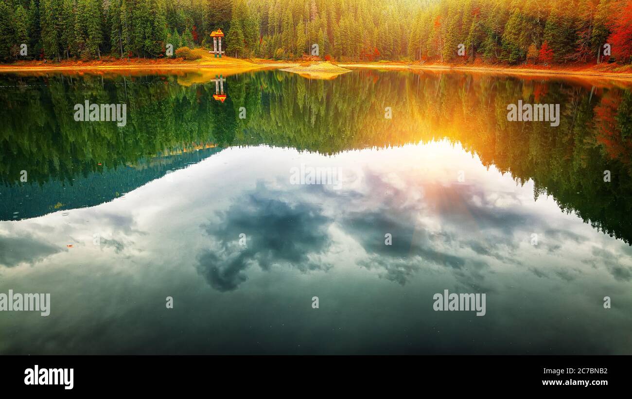 Natures mirror image hi-res stock photography and images - Alamy