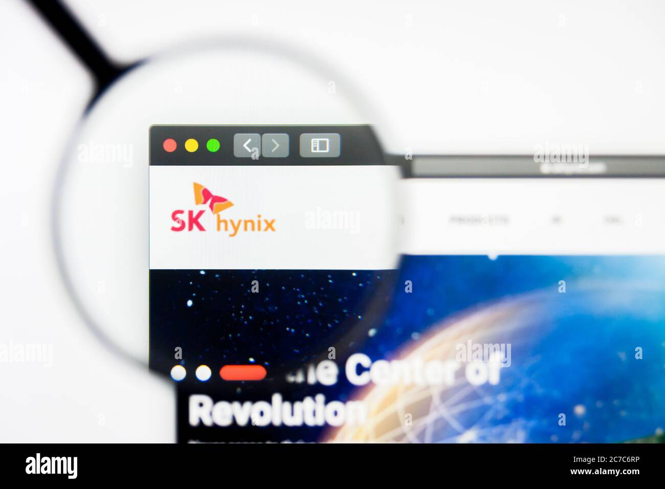 Los Angeles, California, USA - 8 April 2019: Illustrative Editorial of SK Hynix website homepage. SK Hynix logo visible on display screen. Stock Photo
