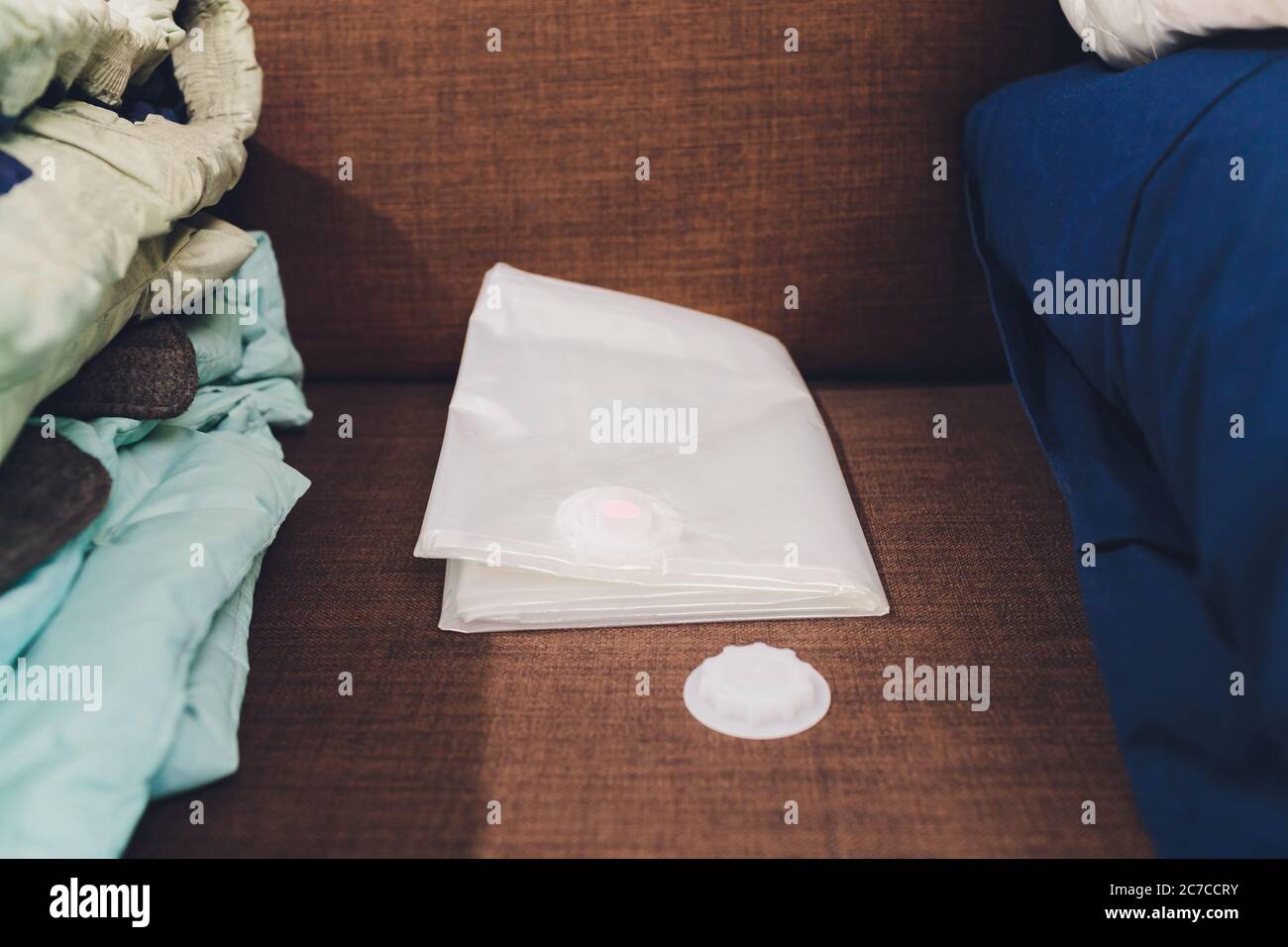 Vacuum bags and clothes hi-res stock photography and images - Alamy